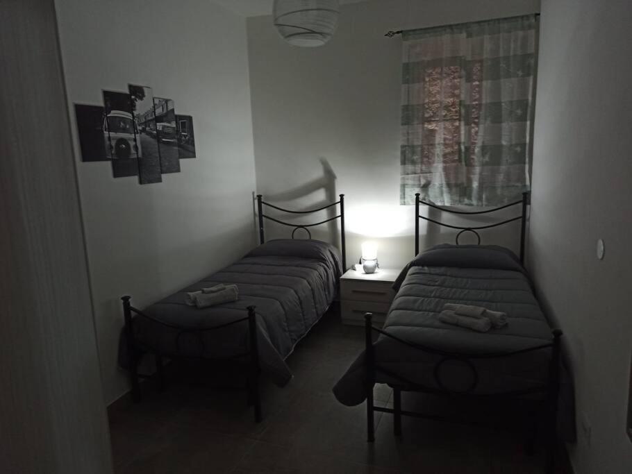 Intero Alloggio - Centro Storico - La Tana Di Aldo- 150 M Da Pepe In Grani Caiazzo Exteriör bild